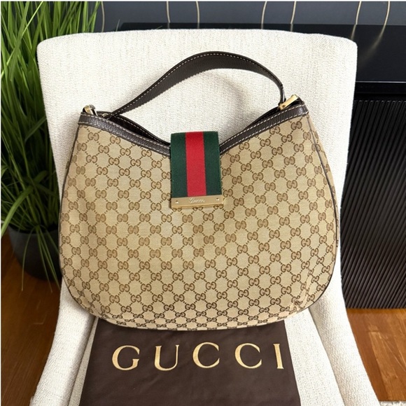Authentic Gucci brown monogram canvas hobo bag - Picture 3 of 16